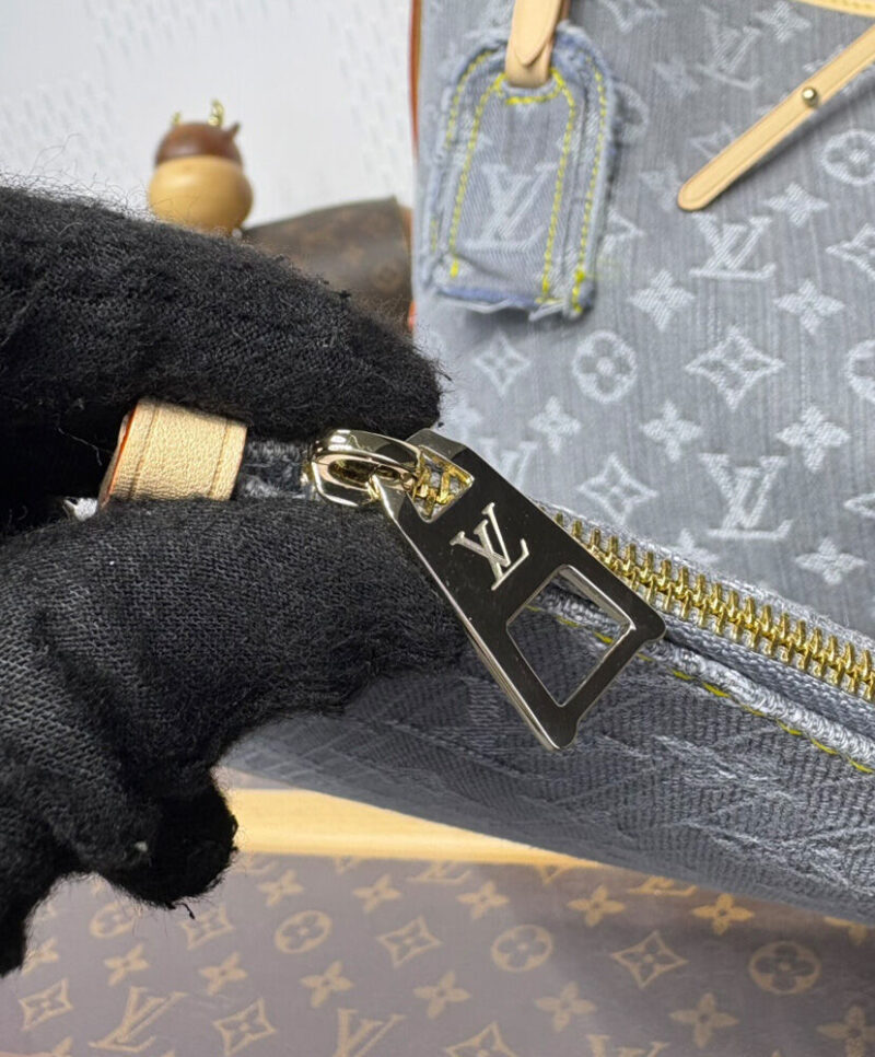 Louis Vuitton CarryAll MM M13289 Gray